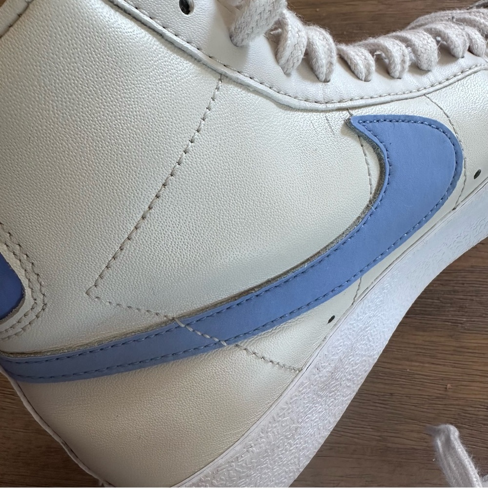Nike White Blazers - Picture 8 of 9